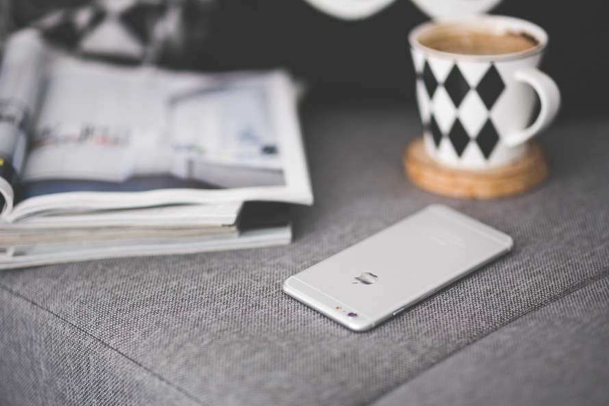 coffee-mug-apple-iphone-large