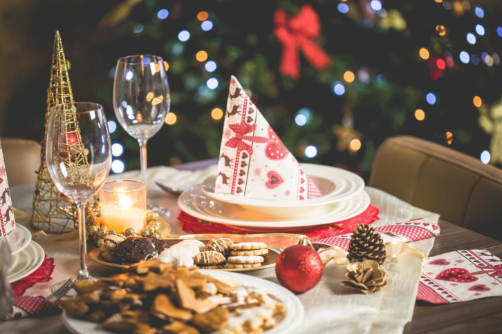 Consigli di galateo per una tavola impeccabile durante le feste!