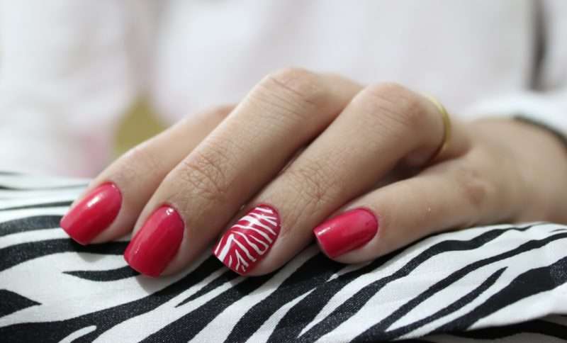 Voglio una nail art semplice: 5 consigli utili
