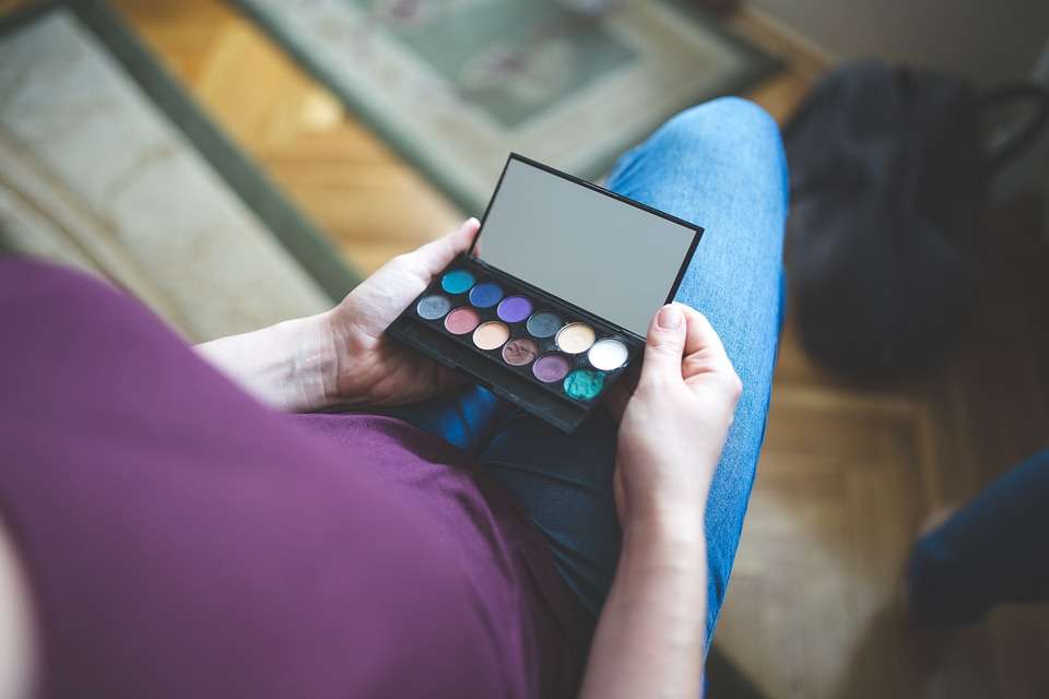 eyeshadow-791294_960_720