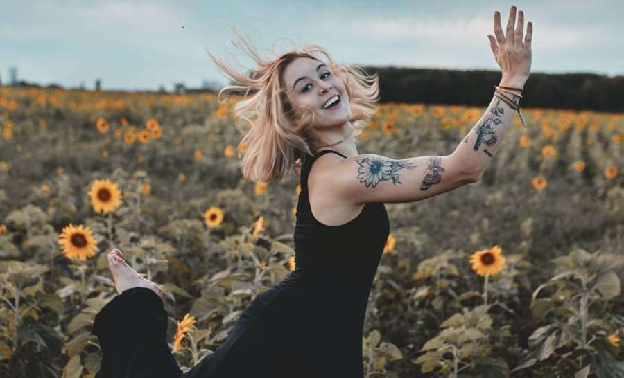 Esempi di tatuaggi con il girasole su spalla