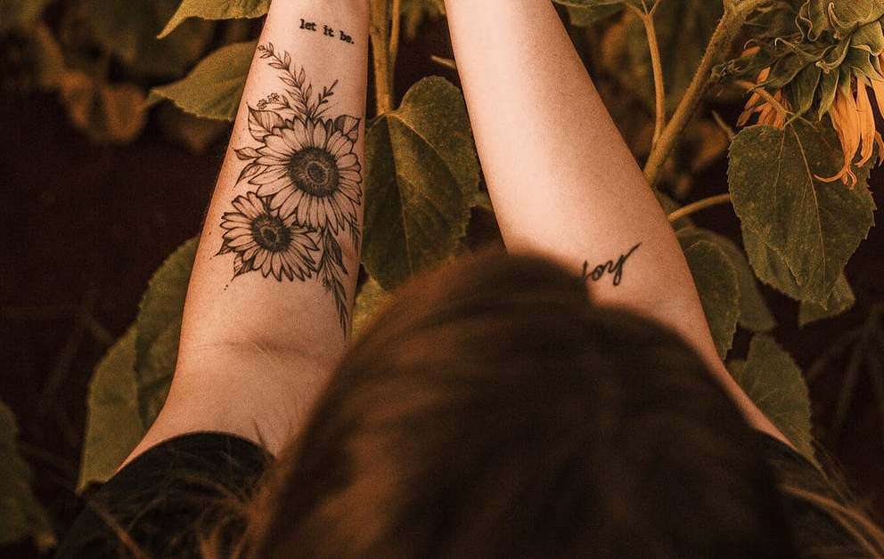 Esempi di tatuaggi con il girasole su avanbraccio