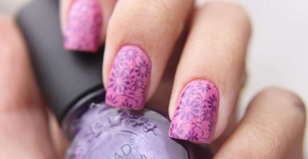 Flower_nail_art