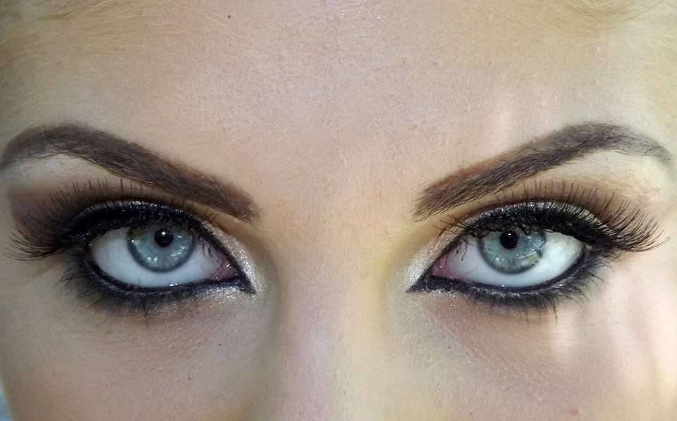 come applicare l'eyeliner