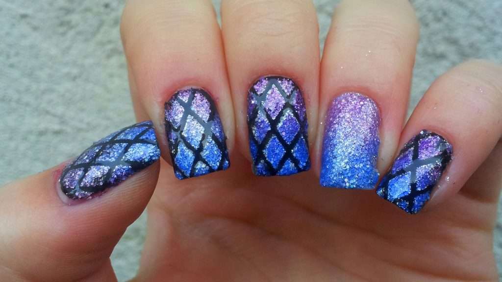 La nail art effetto sirena