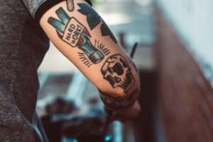 come avviare un'attività di tatuaggi
