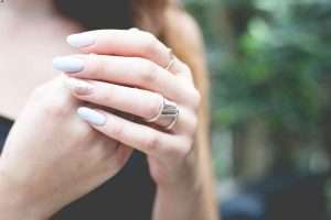 Rimuovere il gel dalle unghie
