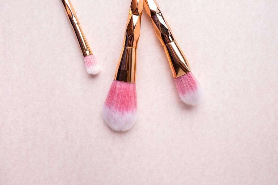 come pulire i pennelli del trucco