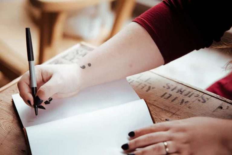 Cosa Vuol Dire Il Tatuaggio Punto E Virgola