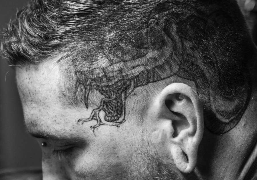 tatuaggio sulla testa
