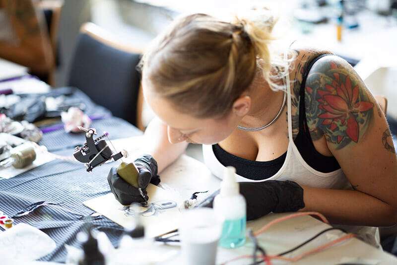 10 ottime idee su Tatuaggio penna